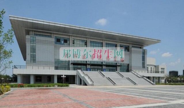 沈陽醫學院