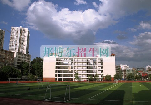 右江民族醫學院