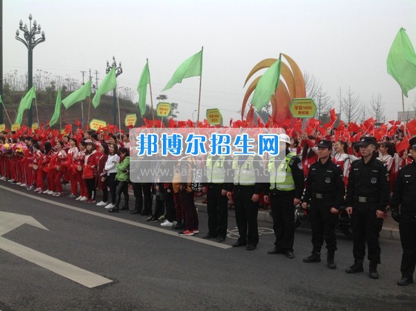 四川省宜賓市南溪區(qū)職業(yè)高級(jí)中學(xué)校學(xué)前教育齊拉練，共踏春風(fēng)迎春景