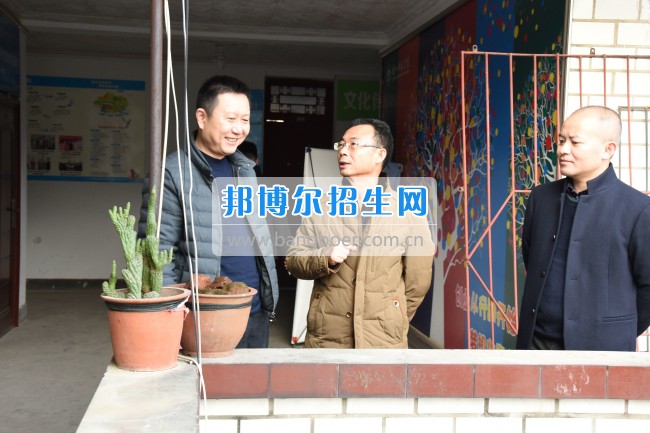 市中區領導調研樂山師范學院擬建幼兒園項目