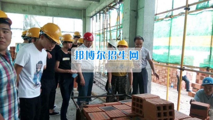 成都初中生可以讀建筑工程施工技術嗎