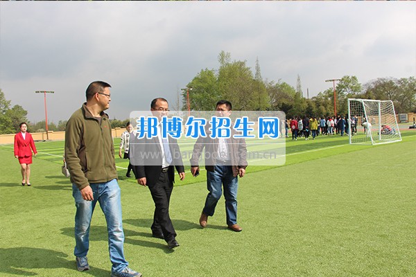 成都希望航空職業學校大學生創業孵化示范基地通過初審