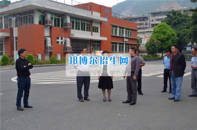 視察學情 指導發展 ——副市長馬曉鳳來攀枝花市建筑工程學校視察工作