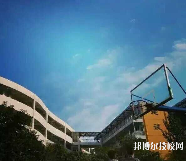 成都建筑職業中專校2