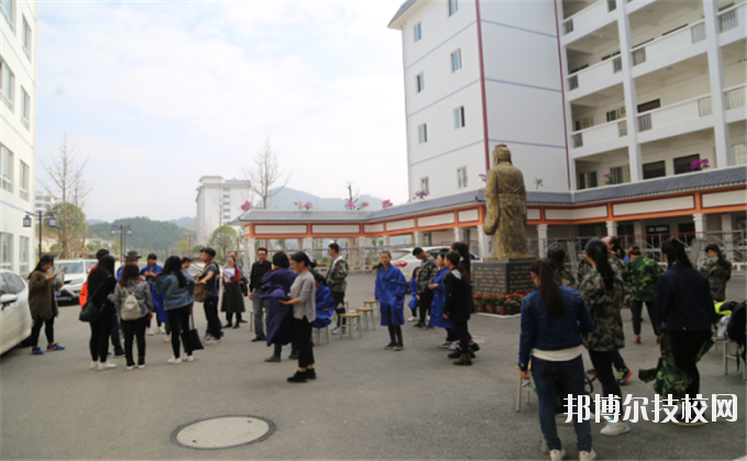 三都水族自治民族中等職業(yè)技術(shù)學(xué)校2020年報(bào)名條件、招生要求、招生對(duì)象