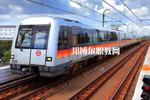 江蘇2022年鐵路學(xué)校好還是職高好