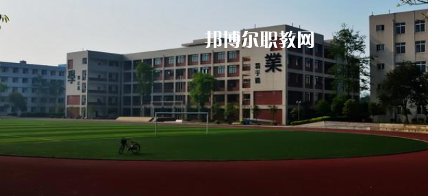 成都石化工業學校2022年宿舍條件