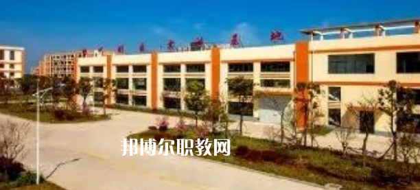 江蘇省如東中等專業(yè)學(xué)校地址在哪里，哪個(gè)地區(qū)，哪個(gè)城市?