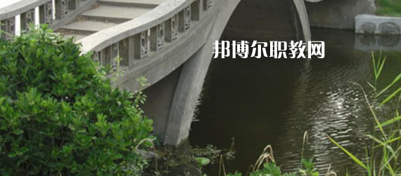 淮安市洪澤區(qū)技工學(xué)校地址在哪里，哪個(gè)地區(qū)，哪個(gè)城市?